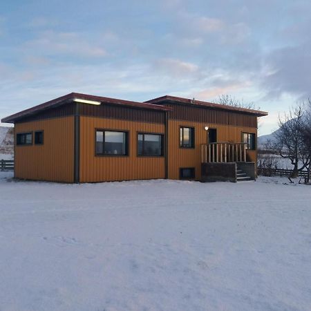 Midhop Guesthouse Thingeyrar Екстериор снимка