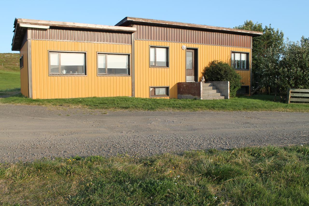 Midhop Guesthouse Thingeyrar Екстериор снимка