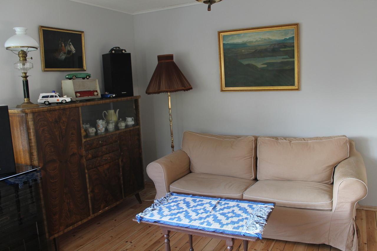 Midhop Guesthouse Thingeyrar Екстериор снимка