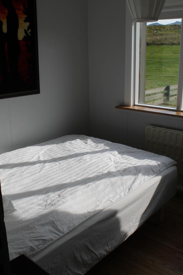 Midhop Guesthouse Thingeyrar Екстериор снимка