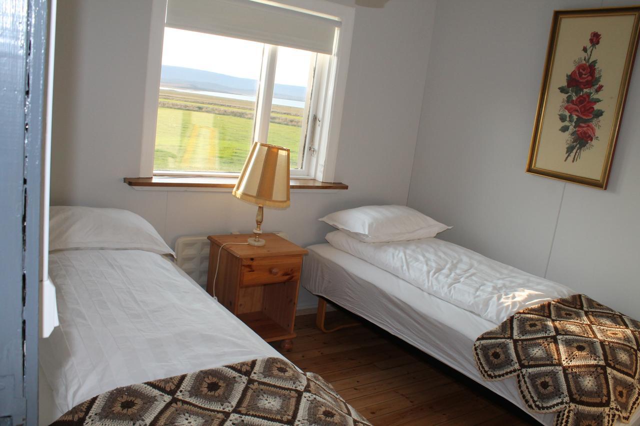 Midhop Guesthouse Thingeyrar Екстериор снимка