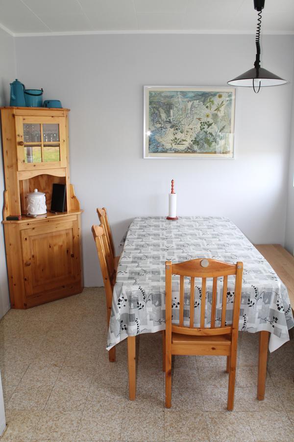 Midhop Guesthouse Thingeyrar Екстериор снимка