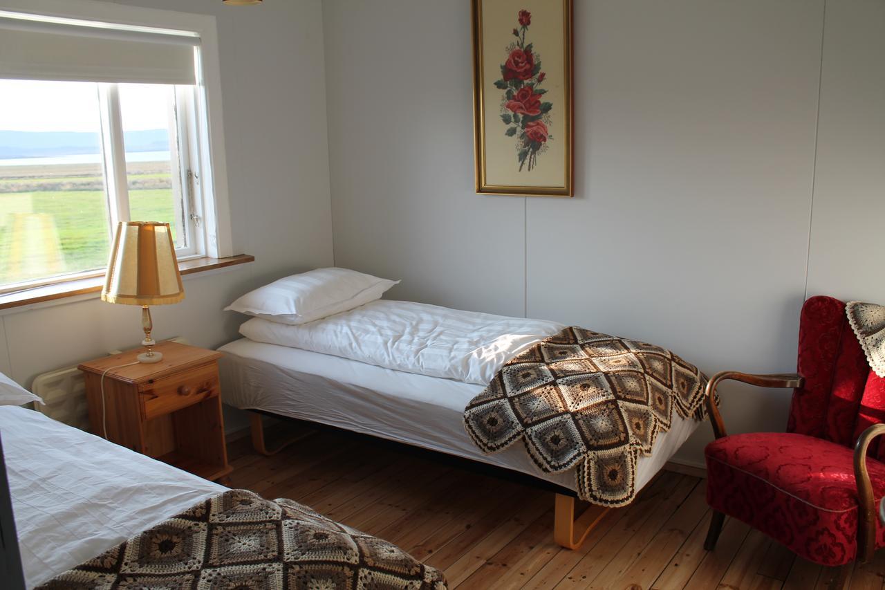 Midhop Guesthouse Thingeyrar Екстериор снимка