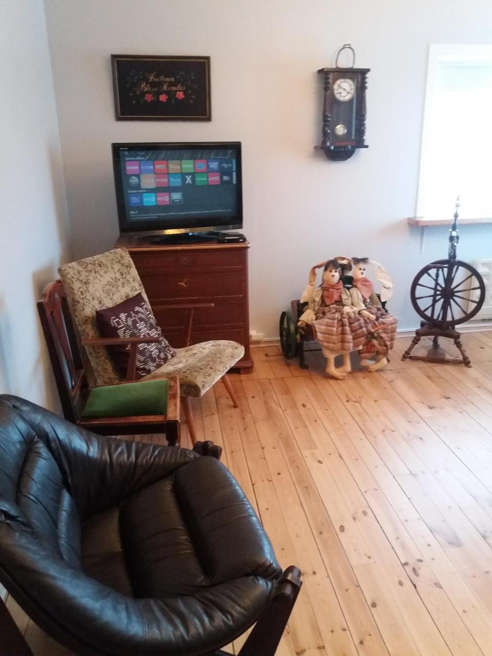 Midhop Guesthouse Thingeyrar Екстериор снимка