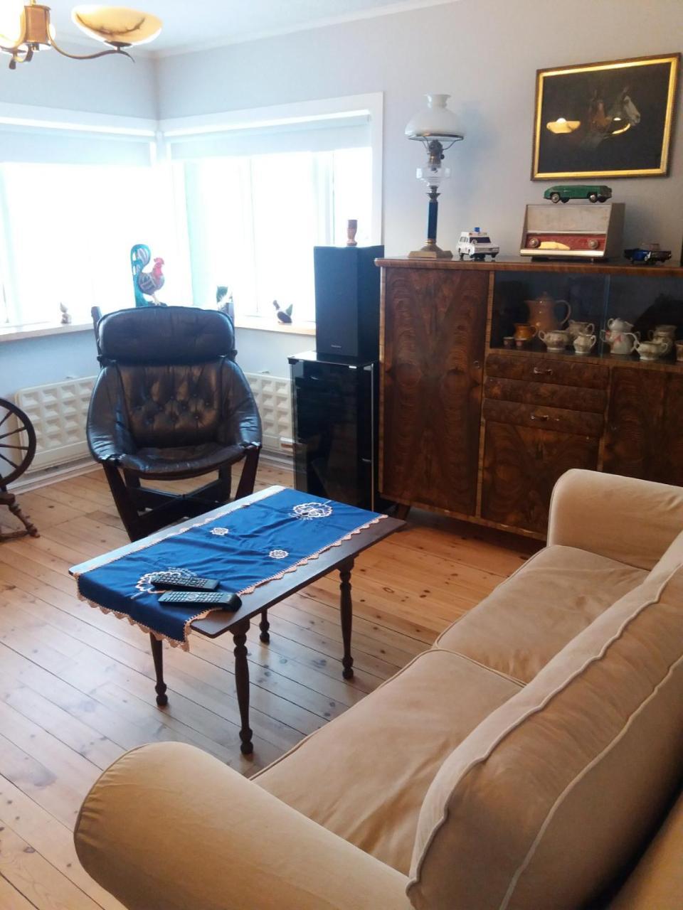 Midhop Guesthouse Thingeyrar Екстериор снимка
